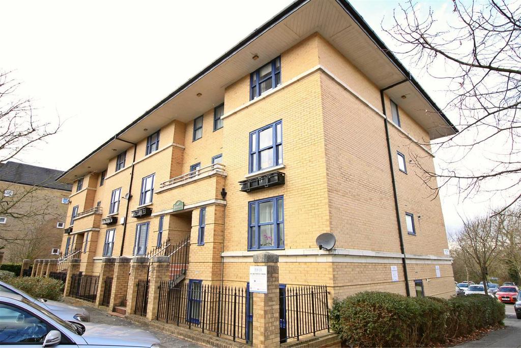 Crowfield House, Central Milton... 2 bed apartment £1,095 pcm (£253 pw)
