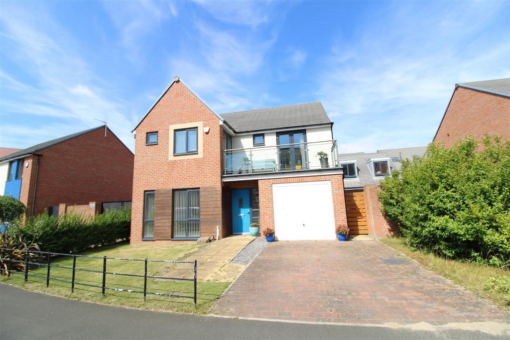 Newstead Road, Greenside, Newcastle... 4 bed detached house £345,000