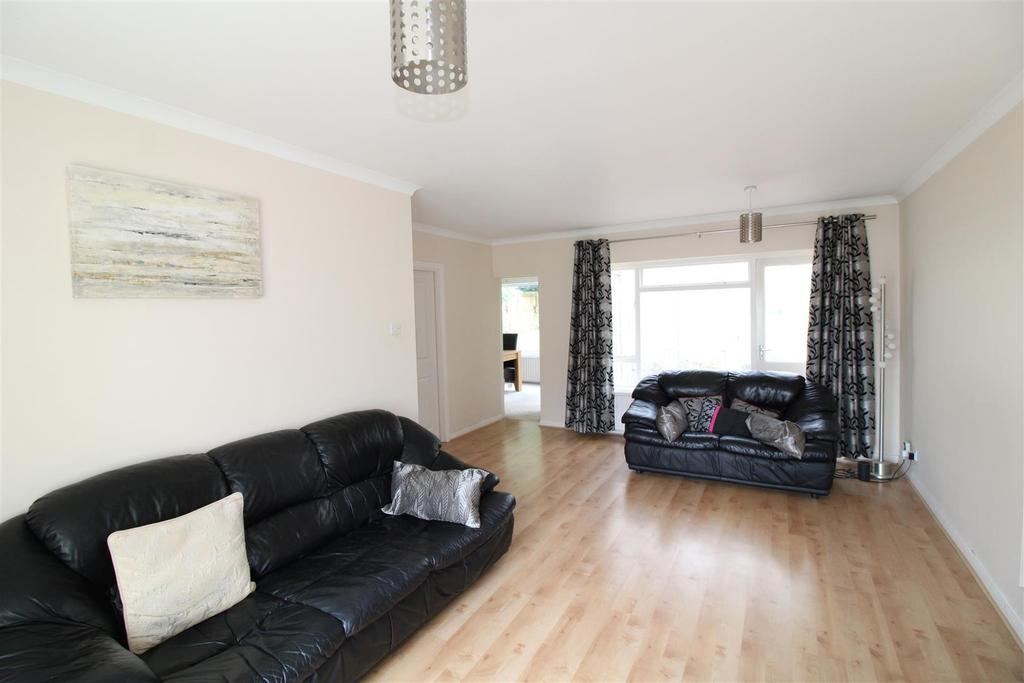 Dunsgreen, Ponteland, Newcastle Upon... 3 bed detached house £375,000