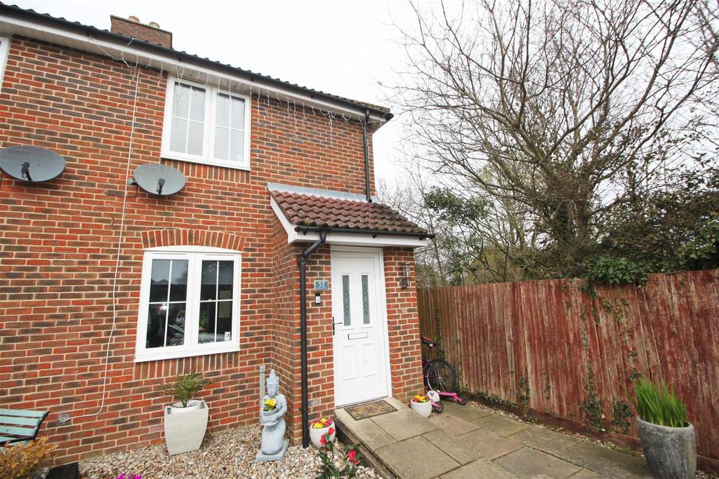 Kelvin Grove, Netley Abbey, Southampton, SO31 5BL 2 bed semidetached