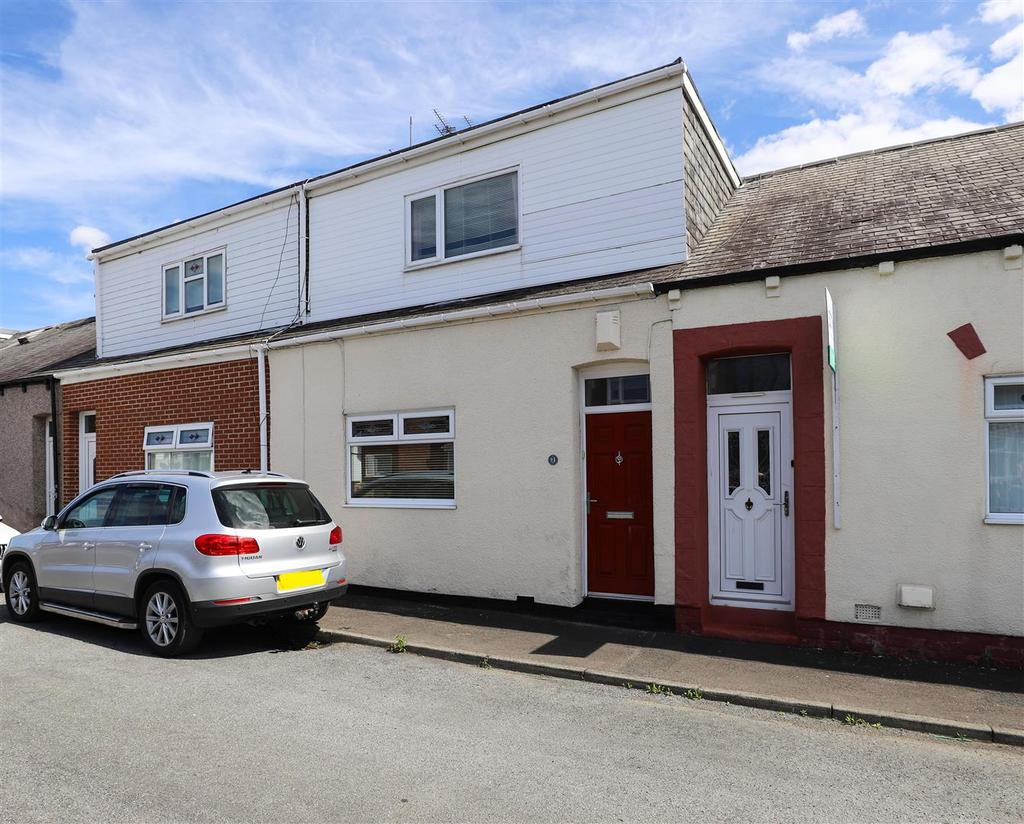 Oswald Terrace South, Castletown, Sunderland 2 bed terraced house for