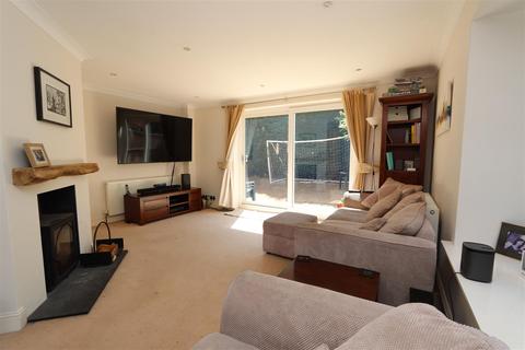2 The Spinney, Hutton, Brentwood, CM13 1AS