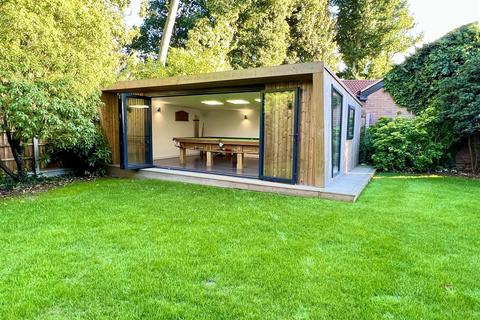 2 The Spinney, Hutton, Brentwood, CM13 1AS