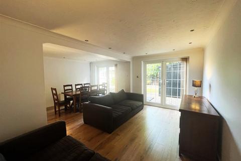 17 Culver, Netley Abbey, Southampton, SO31 5GJ