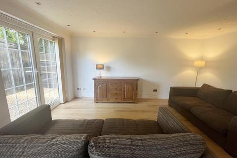17 Culver, Netley Abbey, Southampton, SO31 5GJ