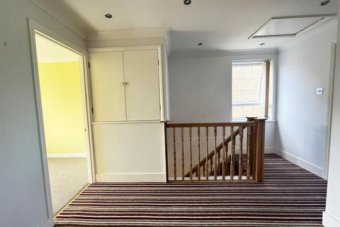 17 Culver, Netley Abbey, Southampton, SO31 5GJ