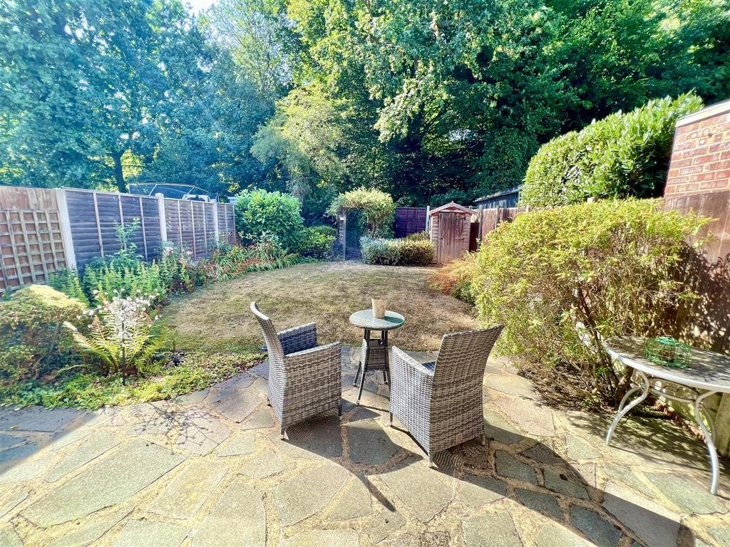 Normanhurst, Hutton, Brentwood 4 bed terraced house £525,000
