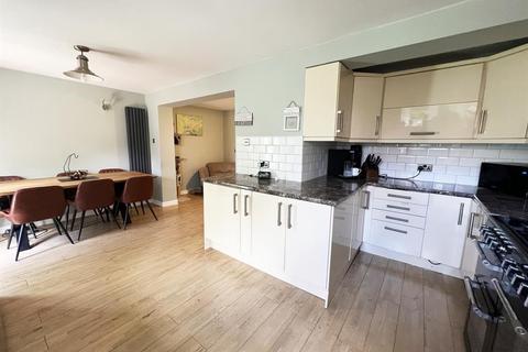 30 Cranmore, Netley Abbey, Southampton, SO31 5GG