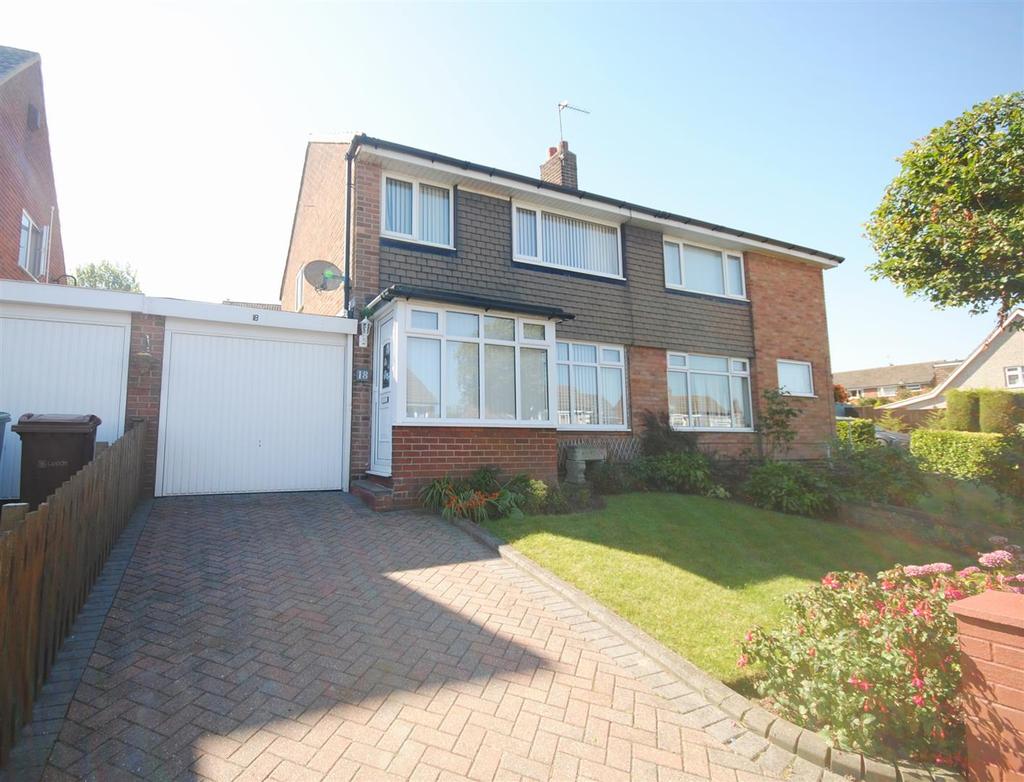 Severn Drive, Garforth, Leeds 3 bed semi-detached house for sale - £247,500