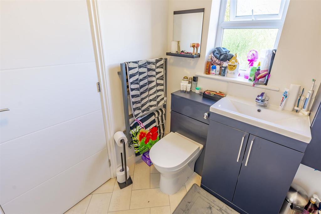 Bed 3-4 Ensuite