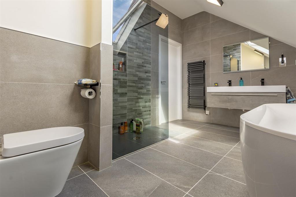 Bed 1 Ensuite