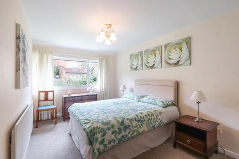 5 Fraser Walk, Sheffield, S8 0JQ