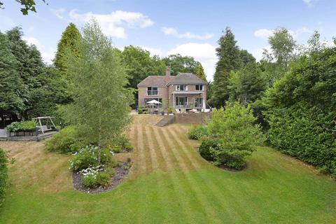 Dolphins Bracken Close, Wonersh, Guildford, GU5 0QS