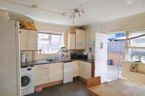 24 Woburn Road, Bedford, MK40 1EG