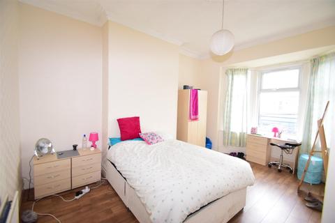 2 bedroom apartment to rent - Rothbury Terrace, Heaton, NE6