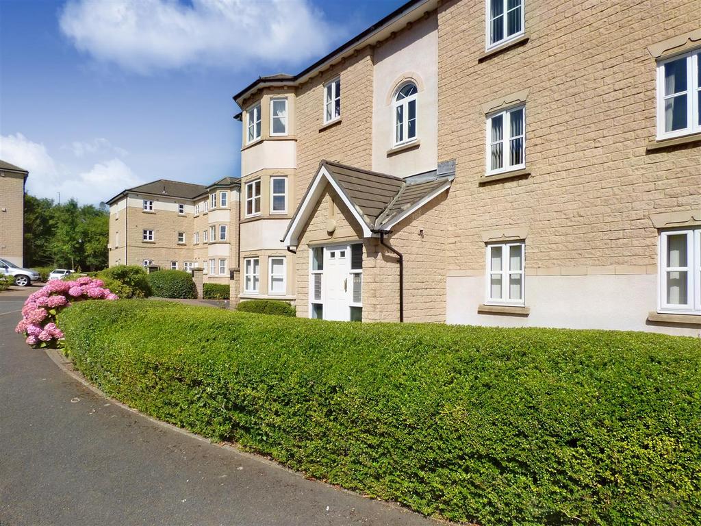 Carnoustie Court, Whitley Bay 2 bed apartment £700 pcm (£162 pw)