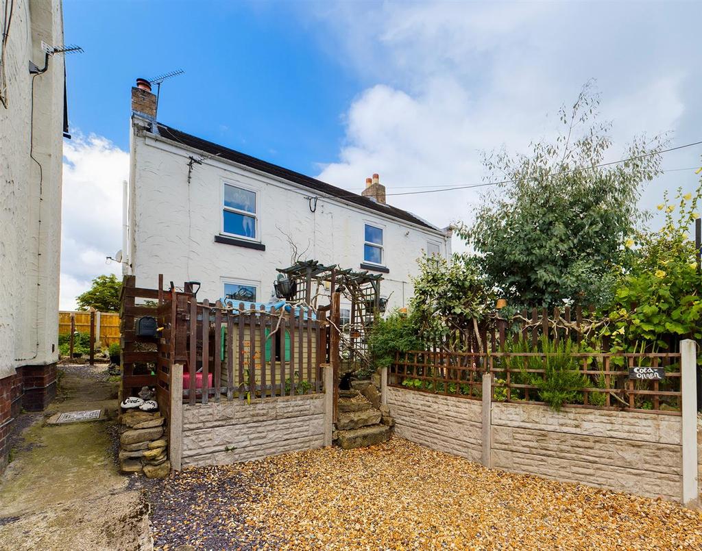 Top Road, Summerhill, Wrexham 4 bed detached house £235,000