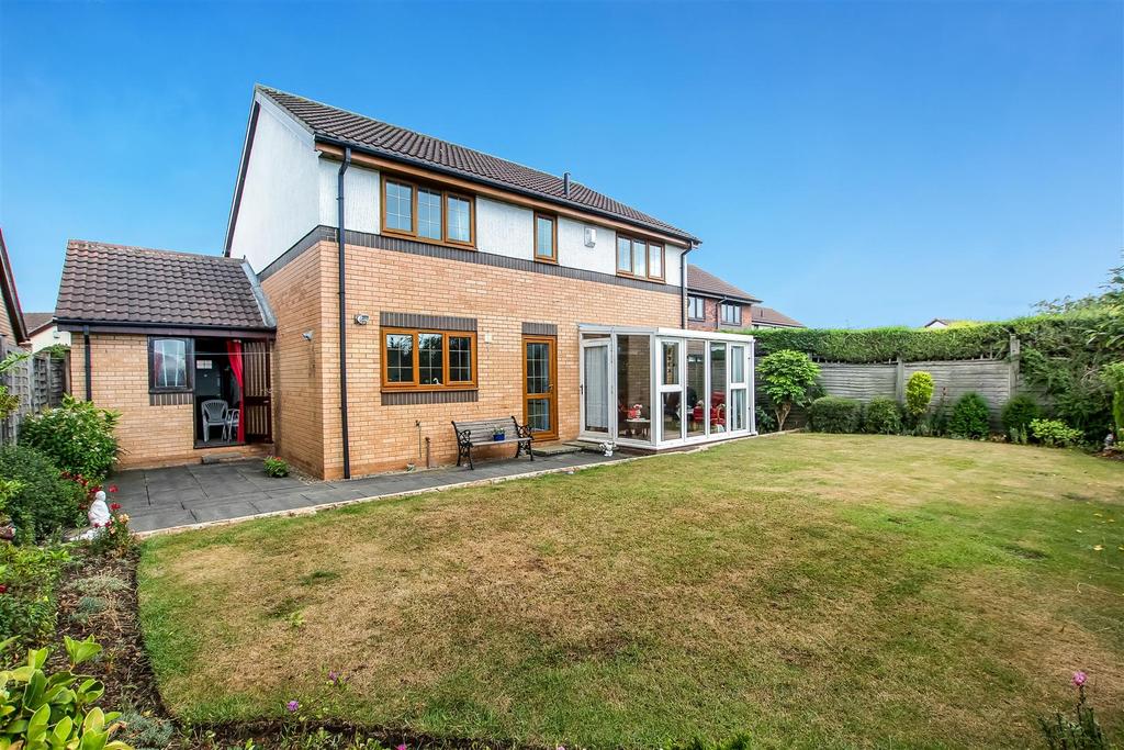 St. James Drive, Northallerton 4 bed detached house £375,000