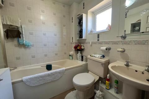 3 Donellan Green, Northampton, NN3 5DJ