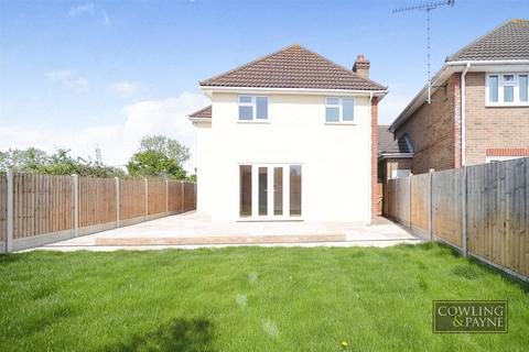 4 bedroom detached house to rent, Jubilee Drive, Wickford