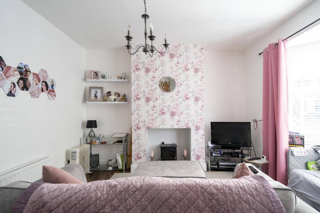 Ironside Street, Houghton Le Spring 2 bed house £550 pcm (£127 pw)