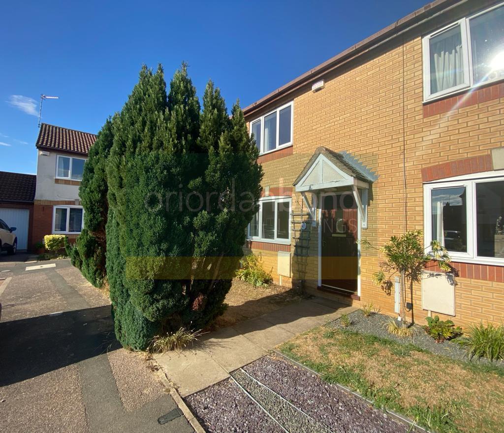 Spencer Close, Earls Barton... 2 bed semidetached house £850 pcm (£