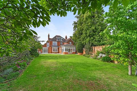 238 Springfield Road, Chelmsford, CM2 6BP