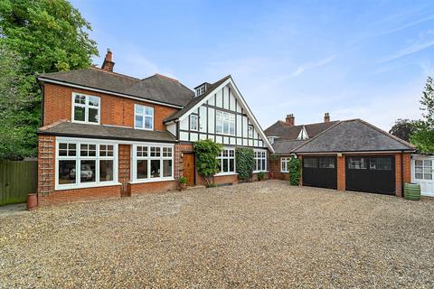 238 Springfield Road, Chelmsford, CM2 6BP