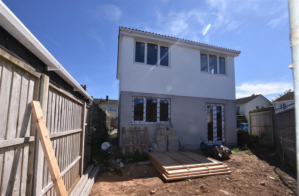 Bosmeor Park, Illogan, Redruth 3 bed detached house £310,000