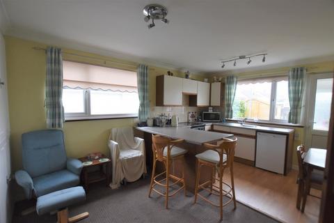 2 Agar Crescent, Illogan Highway, Redruth, TR15 3NG