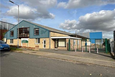 Industrial unit to rent - 8 Commerce Way, Whitehall Industrial Estate, Colchester, Essex, CO2