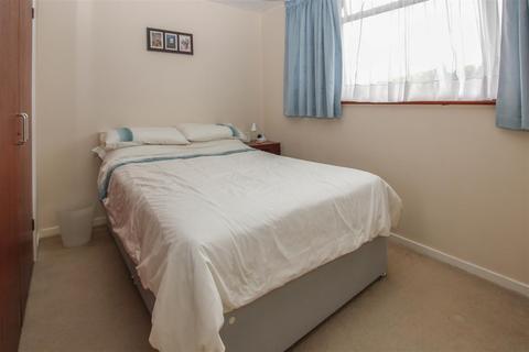 33 Vine Way, Brentwood, CM14 4UT