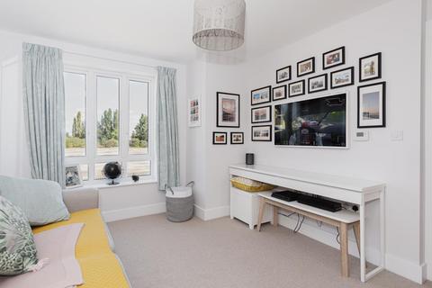 6 Holly Close, Epsom, KT19 8FQ