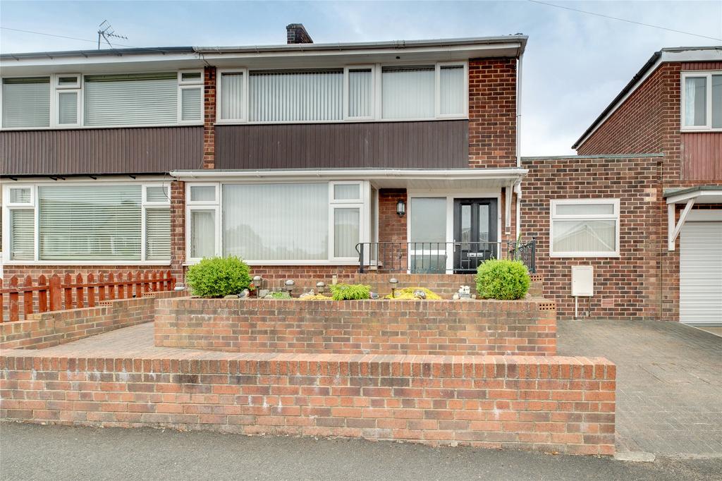 Marian Drive, Bill Quay, NE10 4 bed semidetached house £220,000