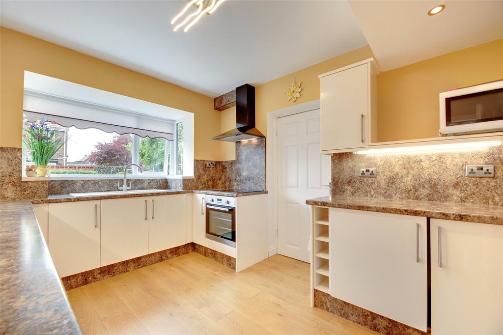 Marian Drive, Bill Quay, NE10 4 bed semidetached house £220,000