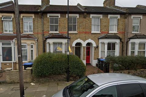 3 bedroom house to rent - Henley Road, London