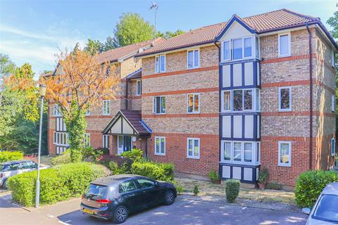 2 bedroom apartment to rent, Deer Close, Hertford