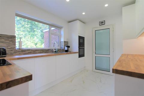 20 Ash Tree Road, Oadby, Leicester, LE2 5YA