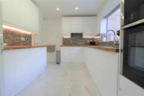 20 Ash Tree Road, Oadby, Leicester, LE2 5YA