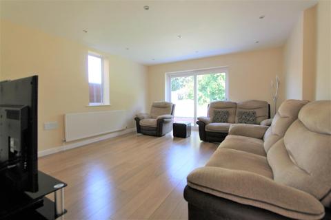 20 Ash Tree Road, Oadby, Leicester, LE2 5YA