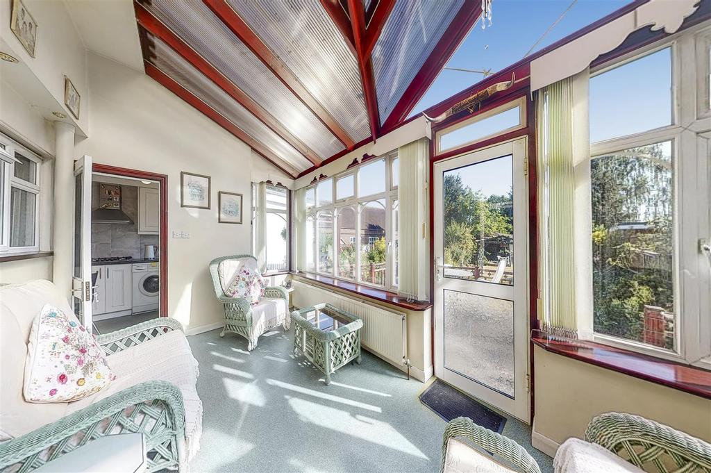 210 Carlton Avenue West - v W4j Bg E3 Bb OOb POv Don9.jpg