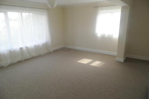2 bedroom flat to rent - The Beeches, Out Risbygate, Bury St. Edmunds