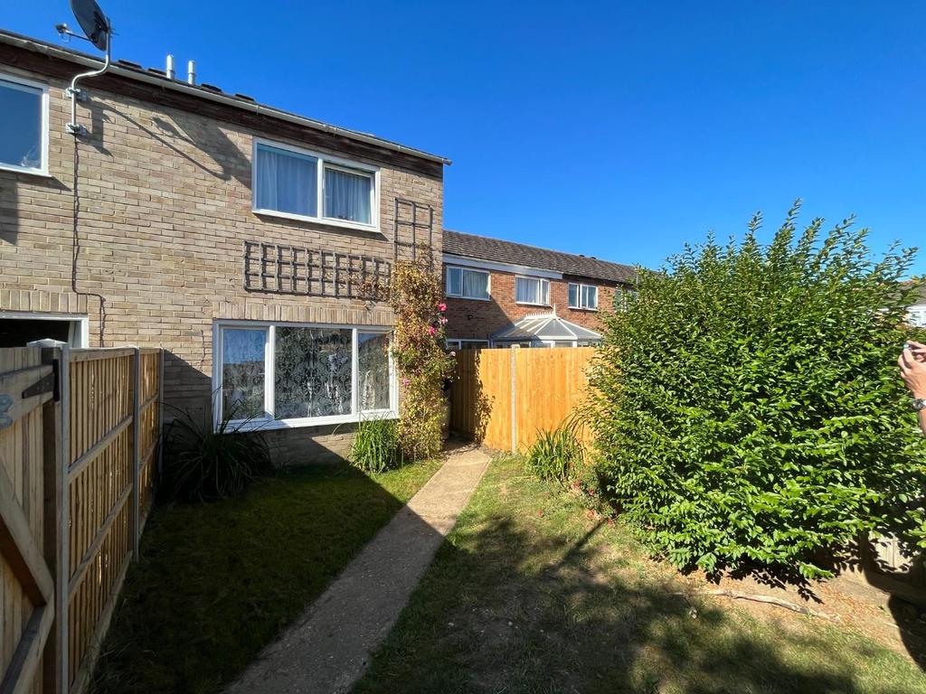 Setley Gardens, Throop, Bournemouth 2 bed end of terrace house £1,295