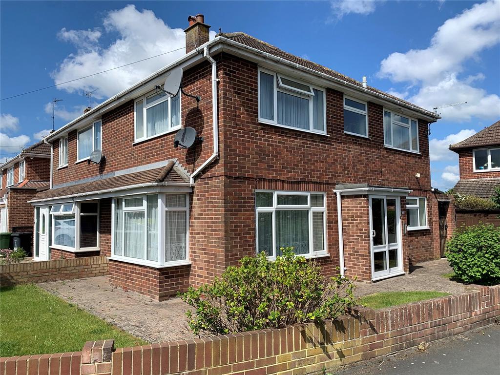 Queens Drive, Old Walcot, Swindon, SN3 2 bed semidetached house for