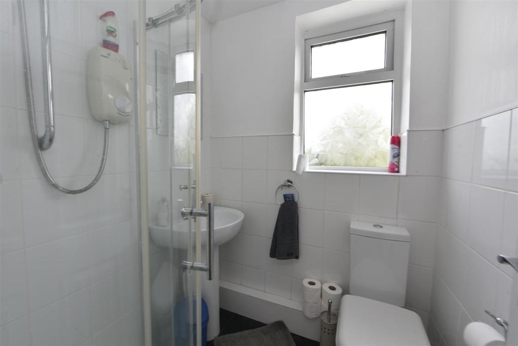 Shower room 1