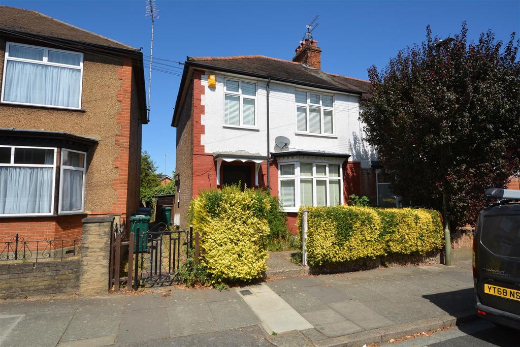 Leopold Road, East Finchley, N2 3 bed semidetached house £800,000