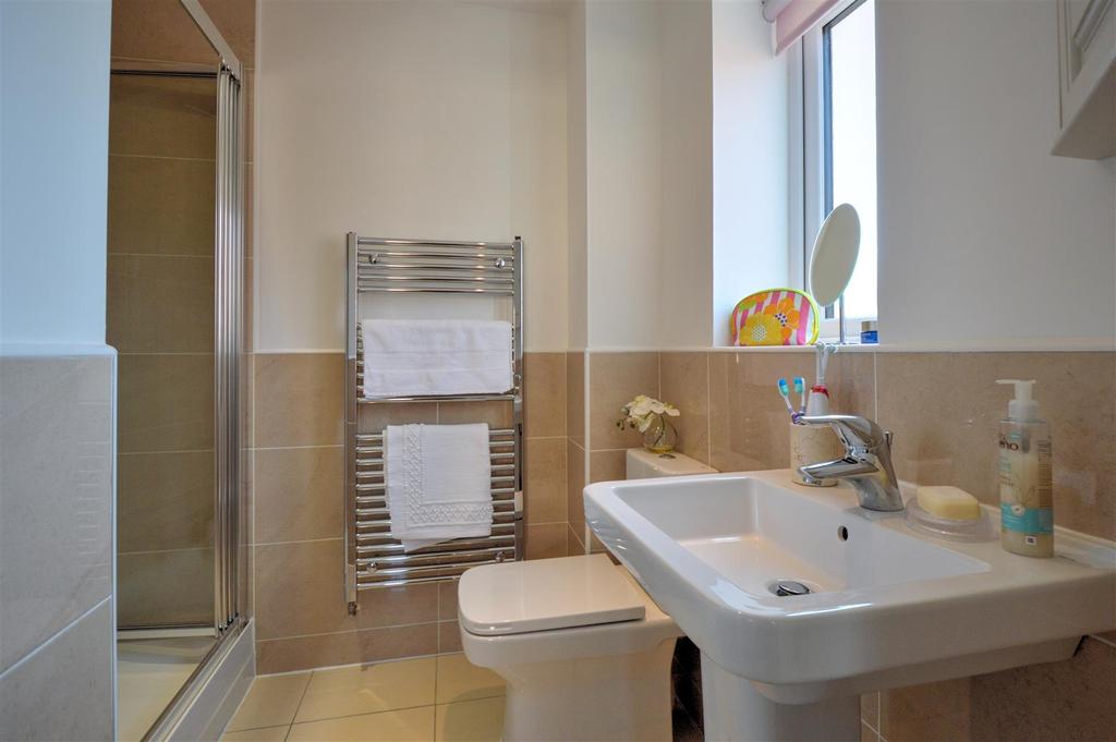 Ensuite shower room/wc