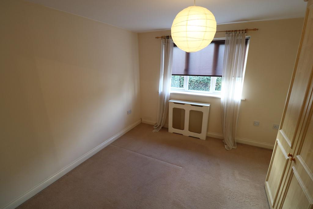 Worthing Close, Grays 1 bed flat £185,000