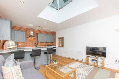 1 bedroom house to rent, Albany Street Lane, Edinburgh, EH1