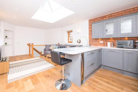 1 bedroom house to rent, Albany Street Lane, Edinburgh, EH1